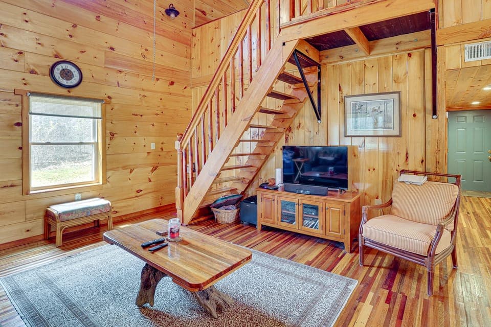 Hike & Unwind - Quiet Wooded Getaway in Pikeville House in Tennessee