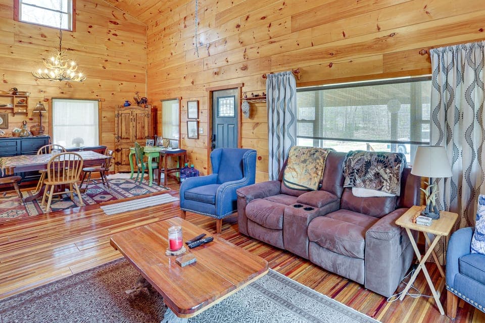 Hike & Unwind - Quiet Wooded Getaway in Pikeville House in Tennessee