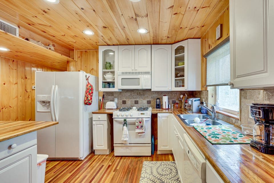 Hike & Unwind - Quiet Wooded Getaway in Pikeville House in Tennessee