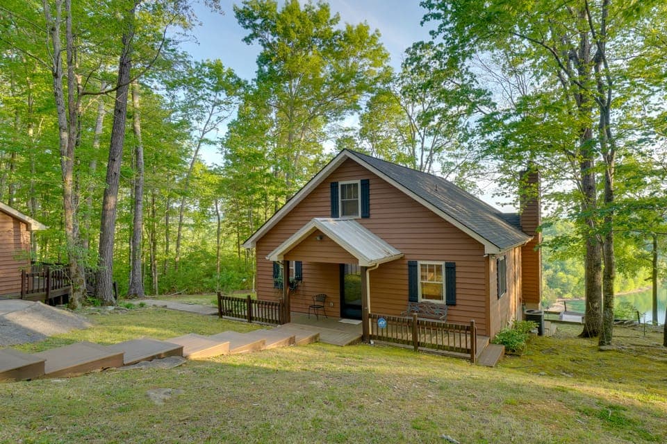 'Obey Cottage' Panoramic View of Dale Hollow Lake! Cottage in Tennessee