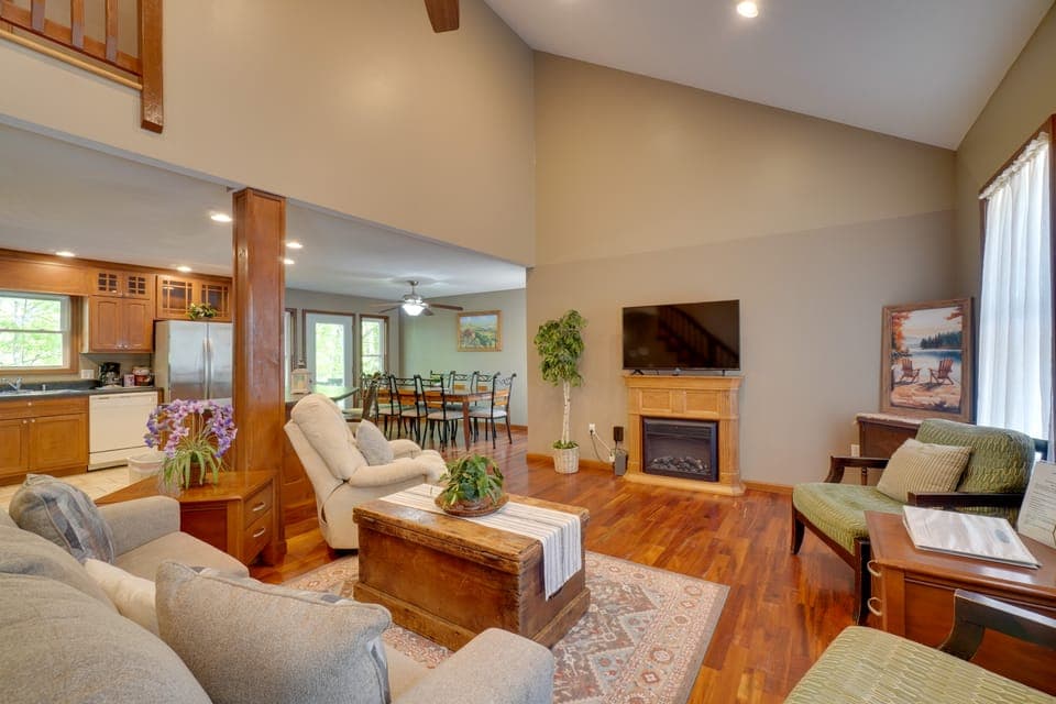 Hot Tub, Grills & Deck! Home Near Dale Hollow Lake House in Tennessee