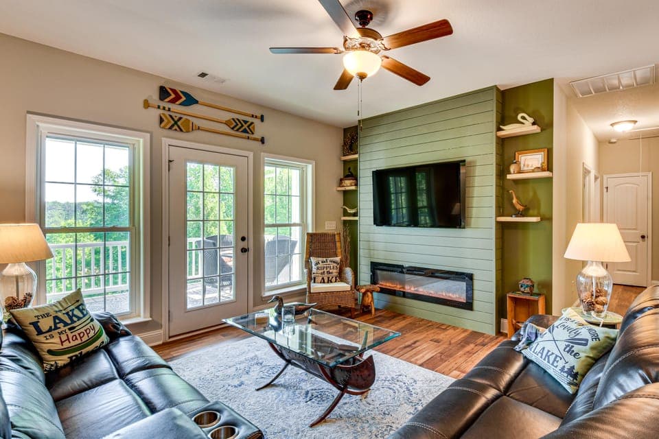 Home on Lake Hartwell! Dock, Decks & Endless Fun House in Lake Hartwell
