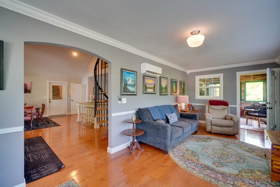 'Sunset Blue' Family-Friendly Home in Byrdstown! House in Tennessee