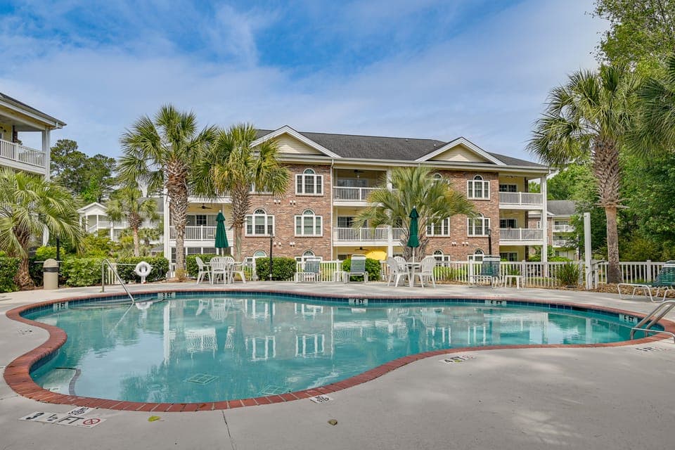 Myrtle Beach Golf Getaway w/ Views & Pool Access Apartment in Socastee