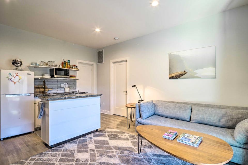 Mtn-View Retreat in Asheville: Great for Groups! House in Asheville