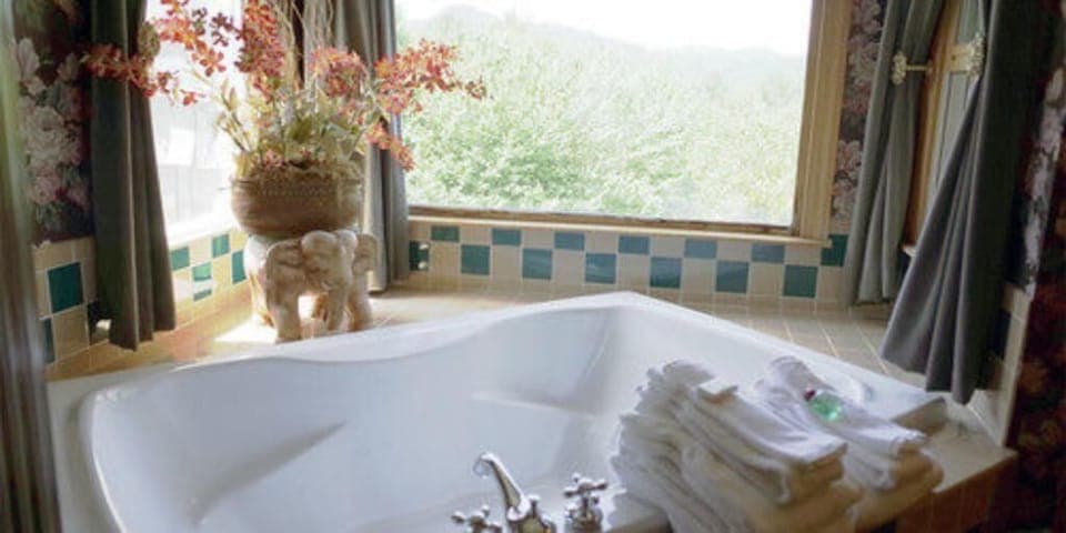 Free toiletries, towels