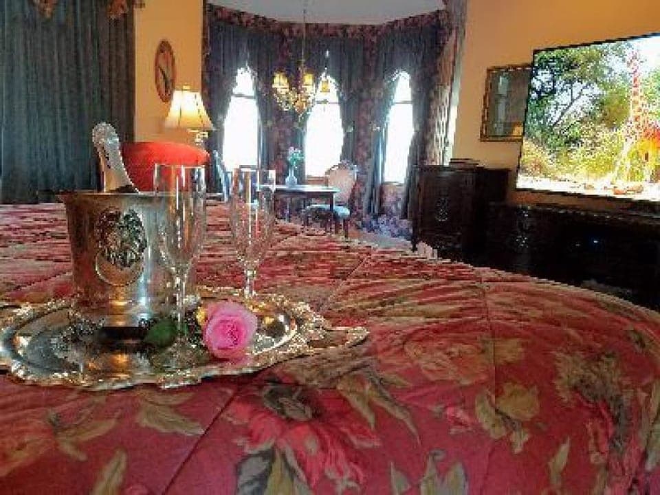 Superior Double Room, Private Bathroom, Lake View (Lord Tennyson Penthouse) | Premium bedding, minibar, individually decorated, individually furnished