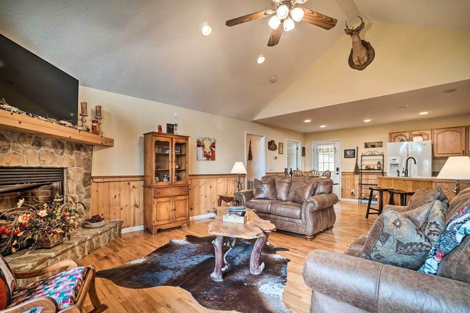 House (4 Bedrooms) | Interior