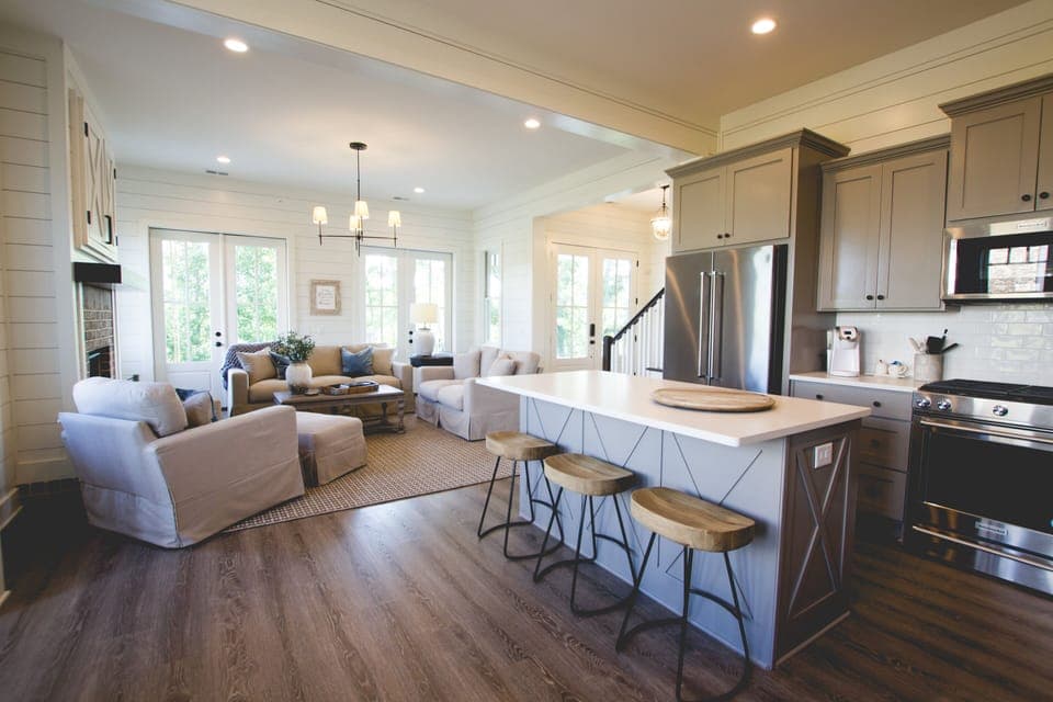 Cottage 3 | Private kitchen | Full-size fridge, microwave, oven, stovetop