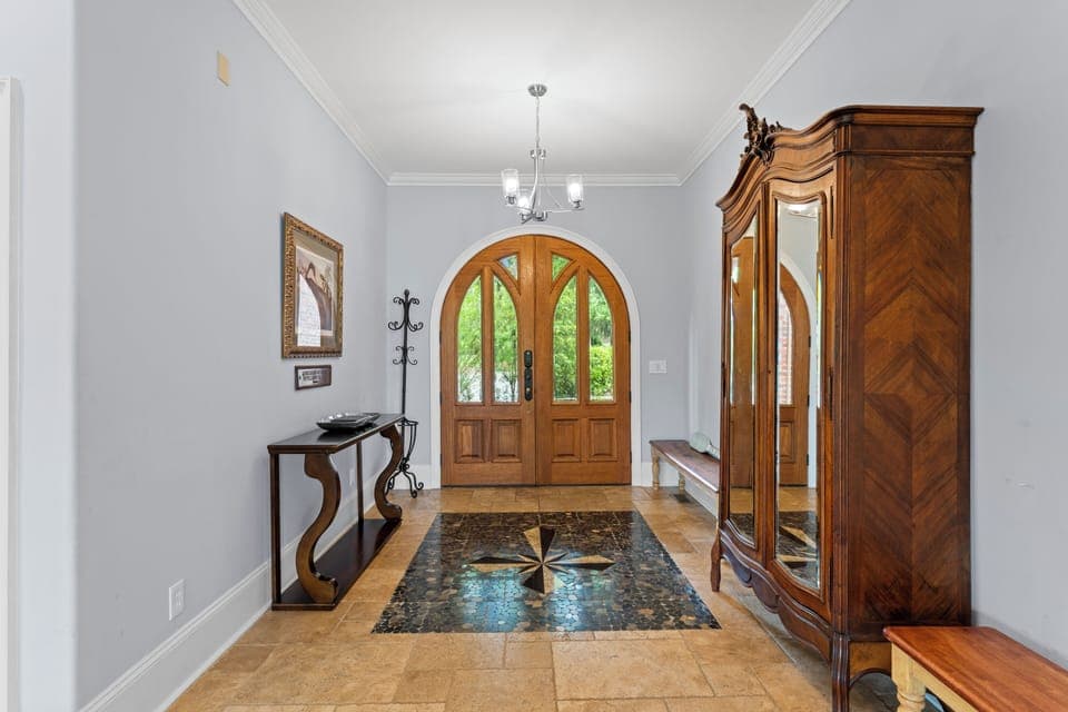 Welcome to Flip Flop Therapy, with an open concept floor plan.