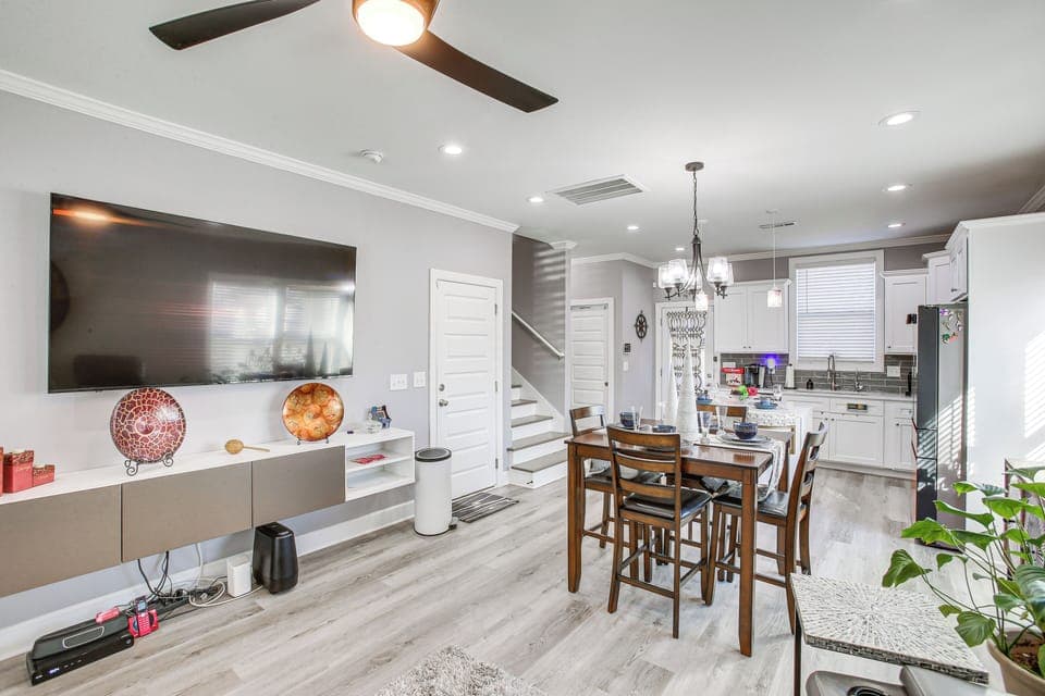House (3 Bedrooms) | Interior