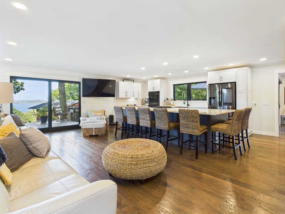FARMHOUSE KITCHEN