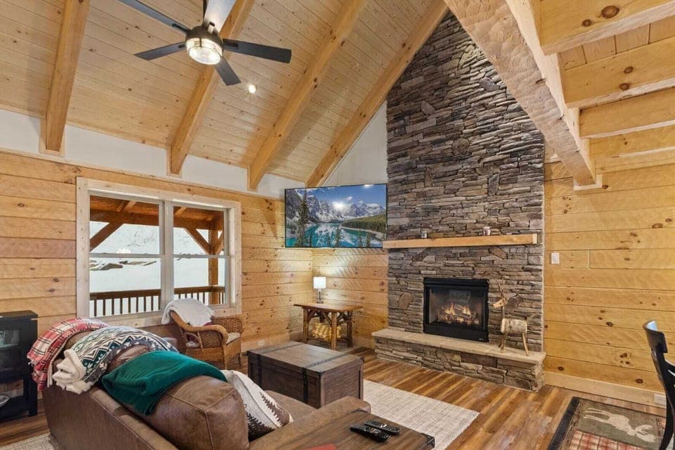 Welcome to Cozy Rustic Cabin