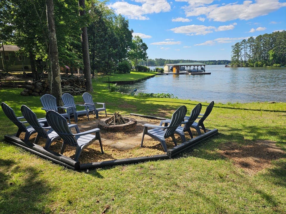 firepit seats 9