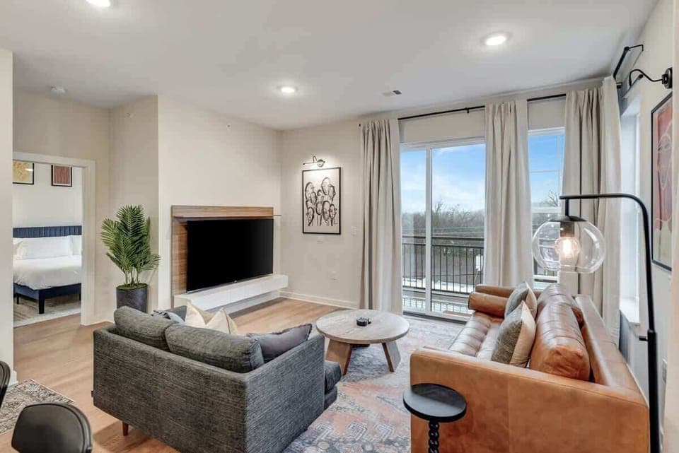 Settle in to Hardy House, your East Nashville extended stay.