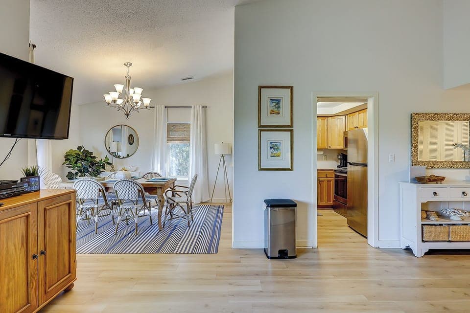 Dining Area/Kitchen