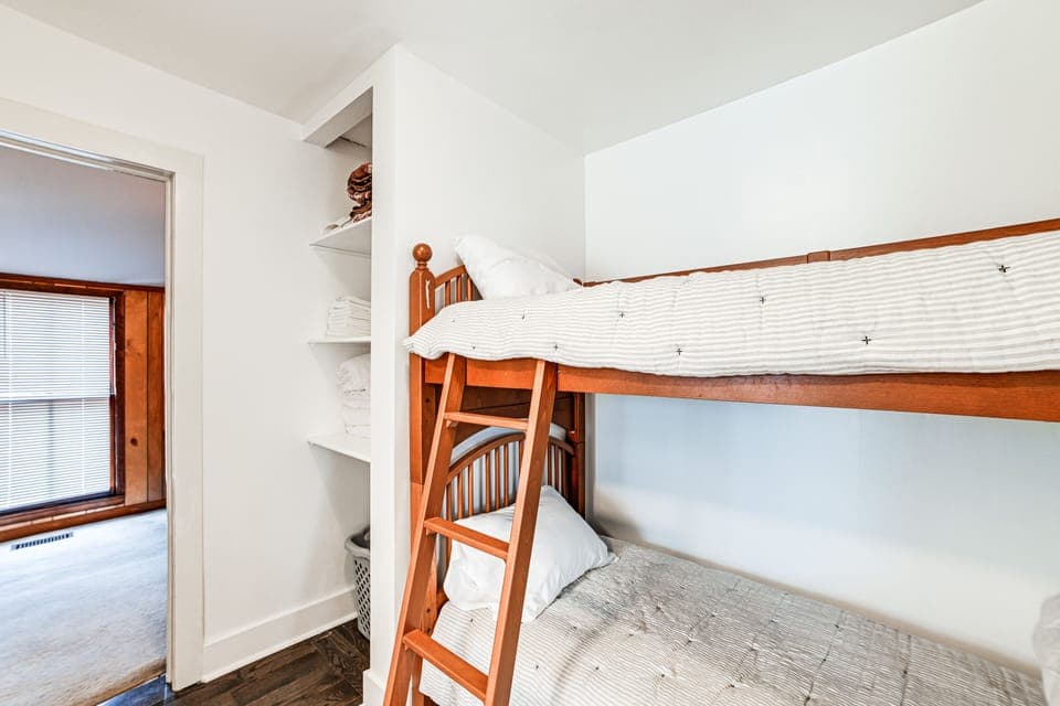 Cottage (2 Bedrooms) | Interior