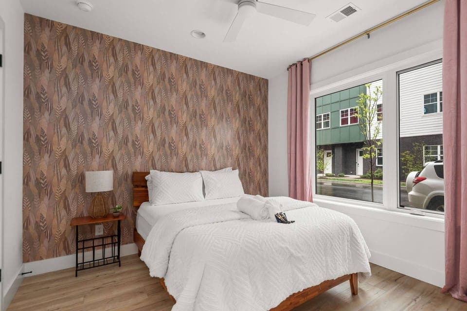 1414 - Queen Bed on the First Floor