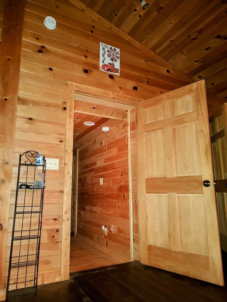 The sleeping quarters are separated so that early birds and night owls can keep their own rhythms
