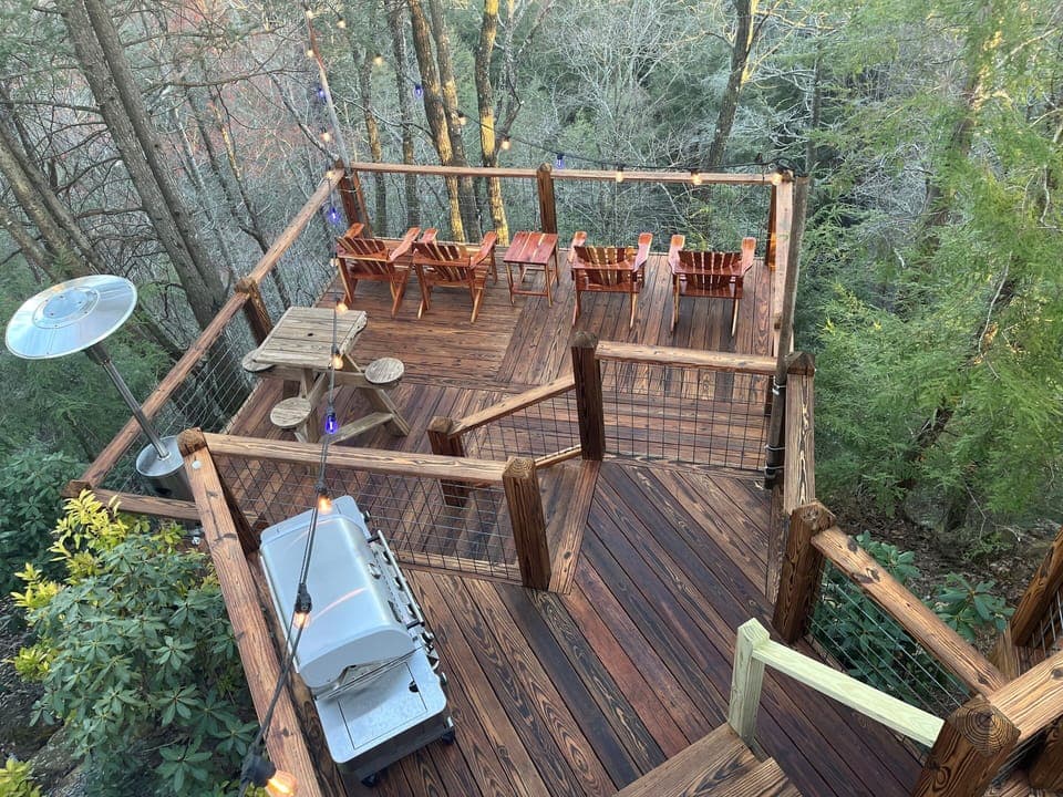 The biggest triple decker deck built literally on a CLIFF.  AWESOME views!