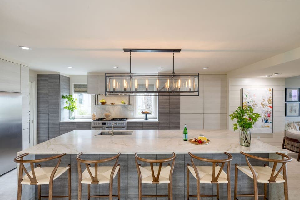 Fully equipped chef's kitchen.