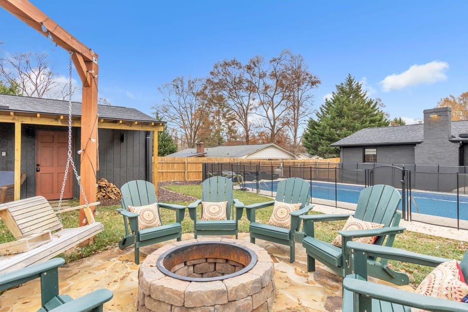 Huge firepit, seating+swings, ring toss, USB + power outlets, ring toss, lights