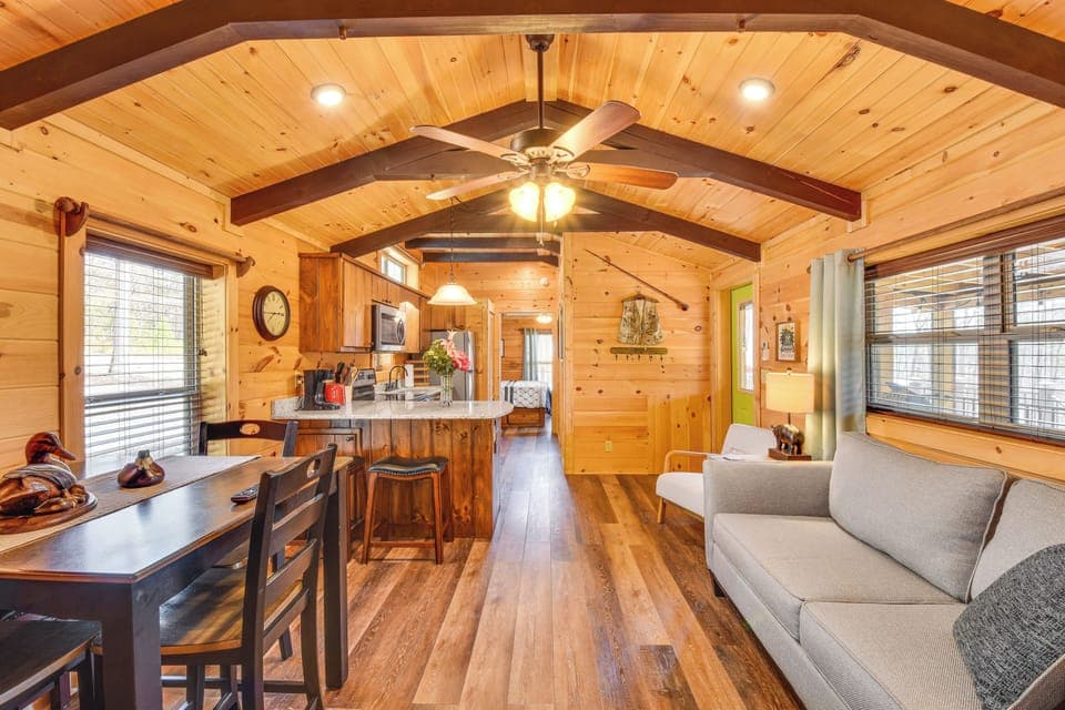 House (2 Bedrooms) | Interior