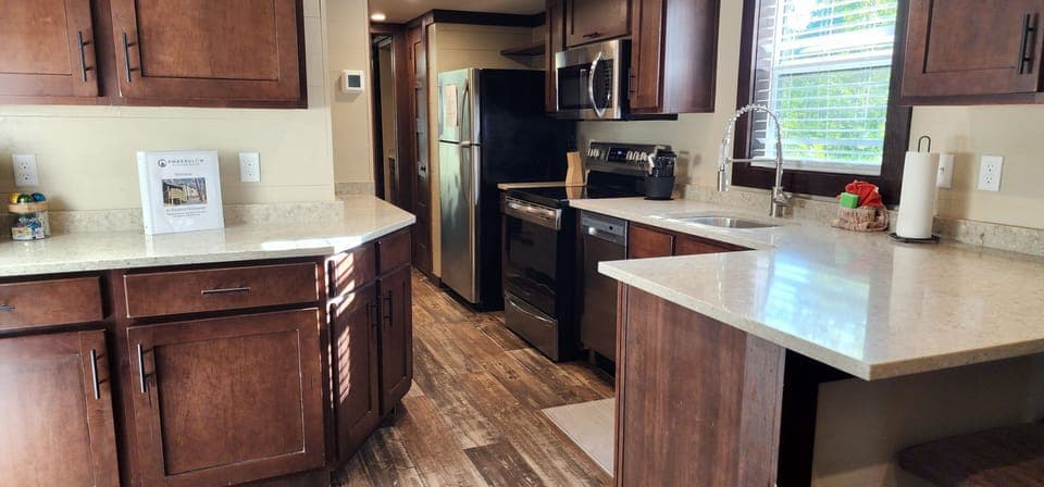 Grand Cabin, Multiple Beds, Patio, River View | Private kitchen | Microwave, cookware/dishes/utensils, paper towels