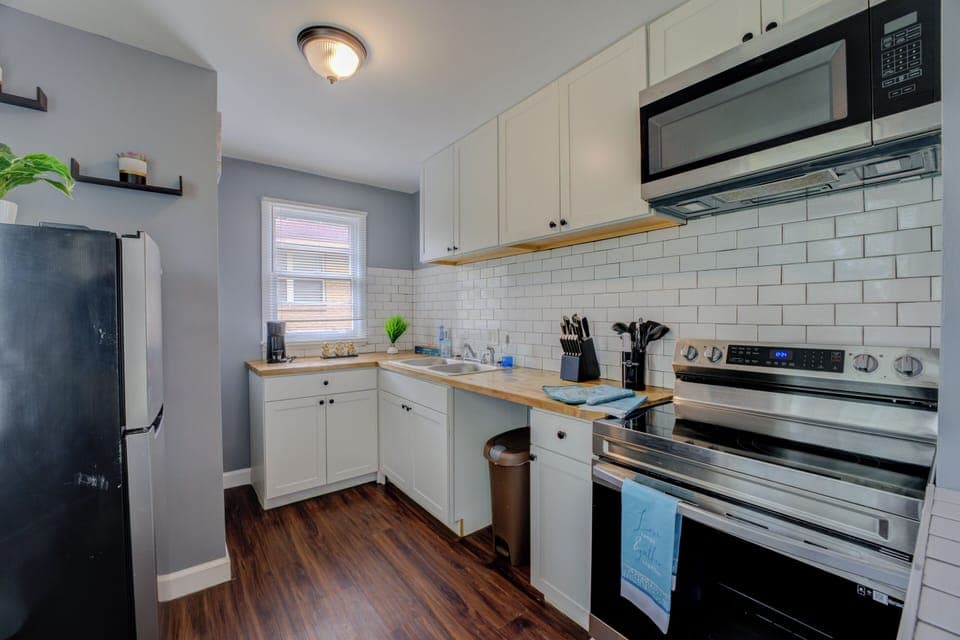 full kitchen