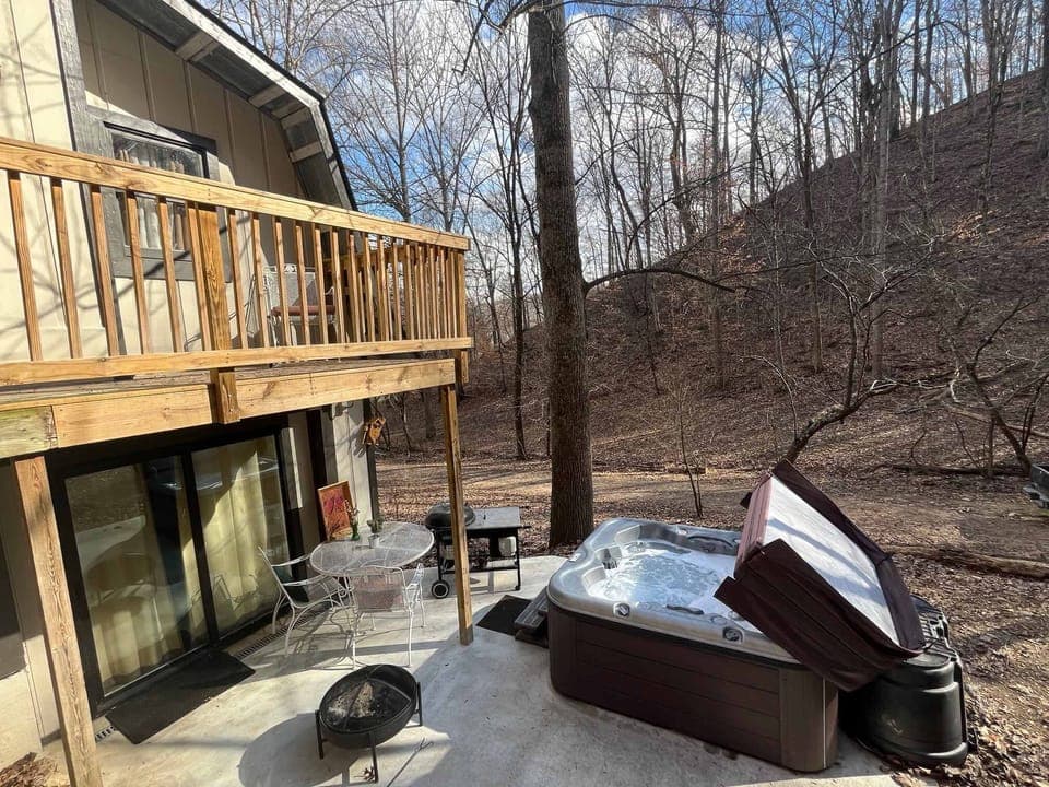 The optional hot tub costs $75 for cleaning and chemical setup