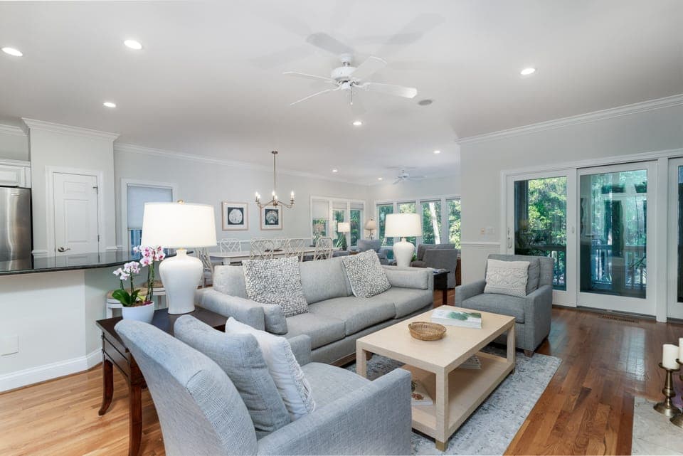 Great Open Floor Plan!
