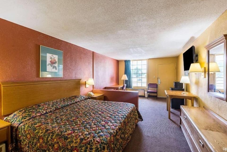 Comfort Single Room | Desk, free WiFi