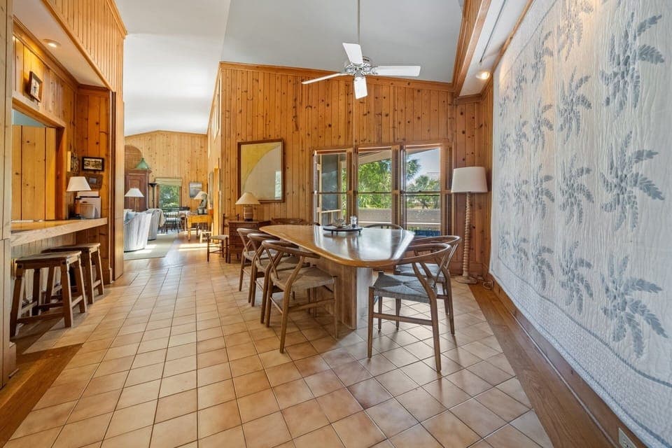House, 5 Bedrooms | Private kitchen | Fridge, oven, coffee/tea maker, toaster