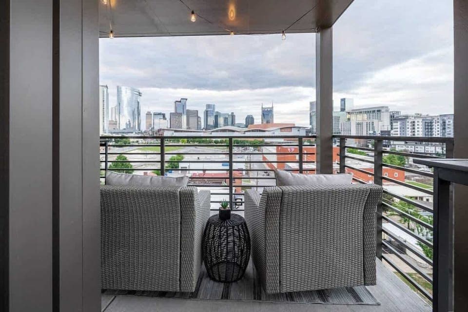 Bar? Lounge? Stadium chairs? You have the choice!