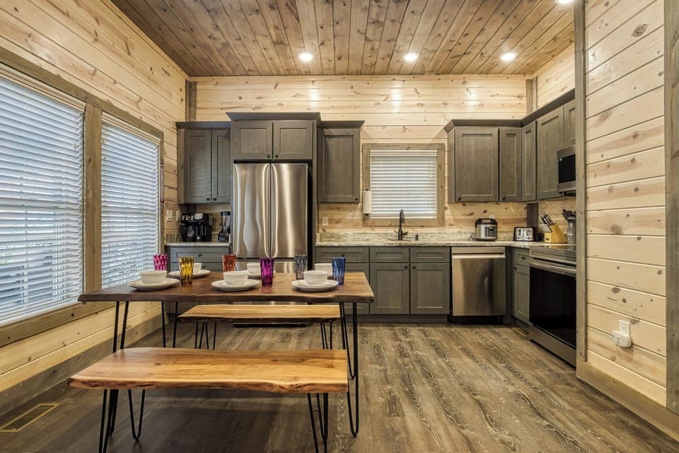 Well equipped Kitchen and Dining area