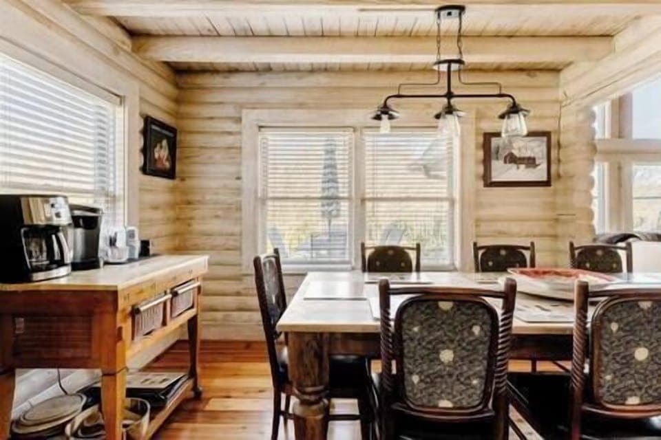 Downstairs Dining Area (2)