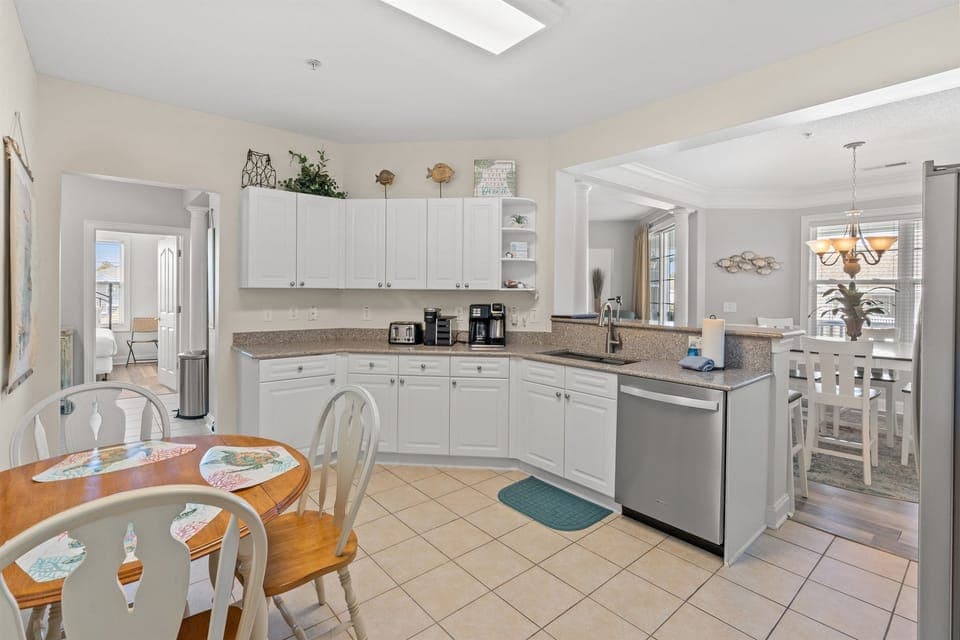 Kitchen / Breakfast