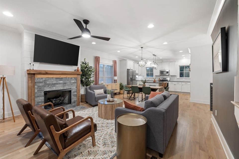 Spacious living room & kitchen with 65" smart tv