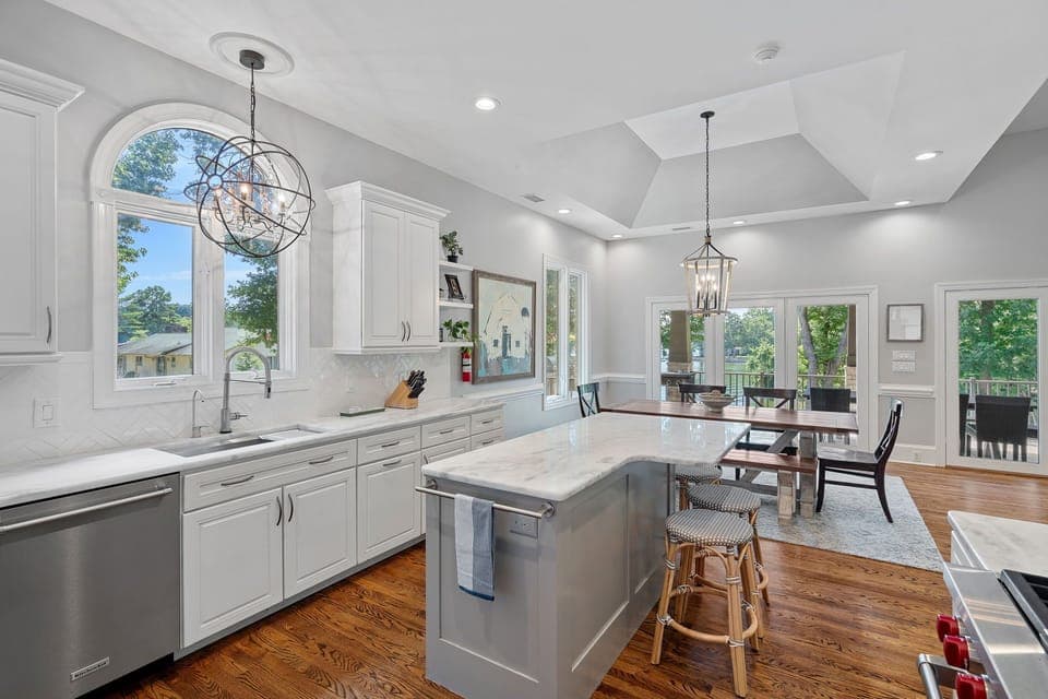 Fully stocked kitchen to prep all your group melas with island seating for 4.