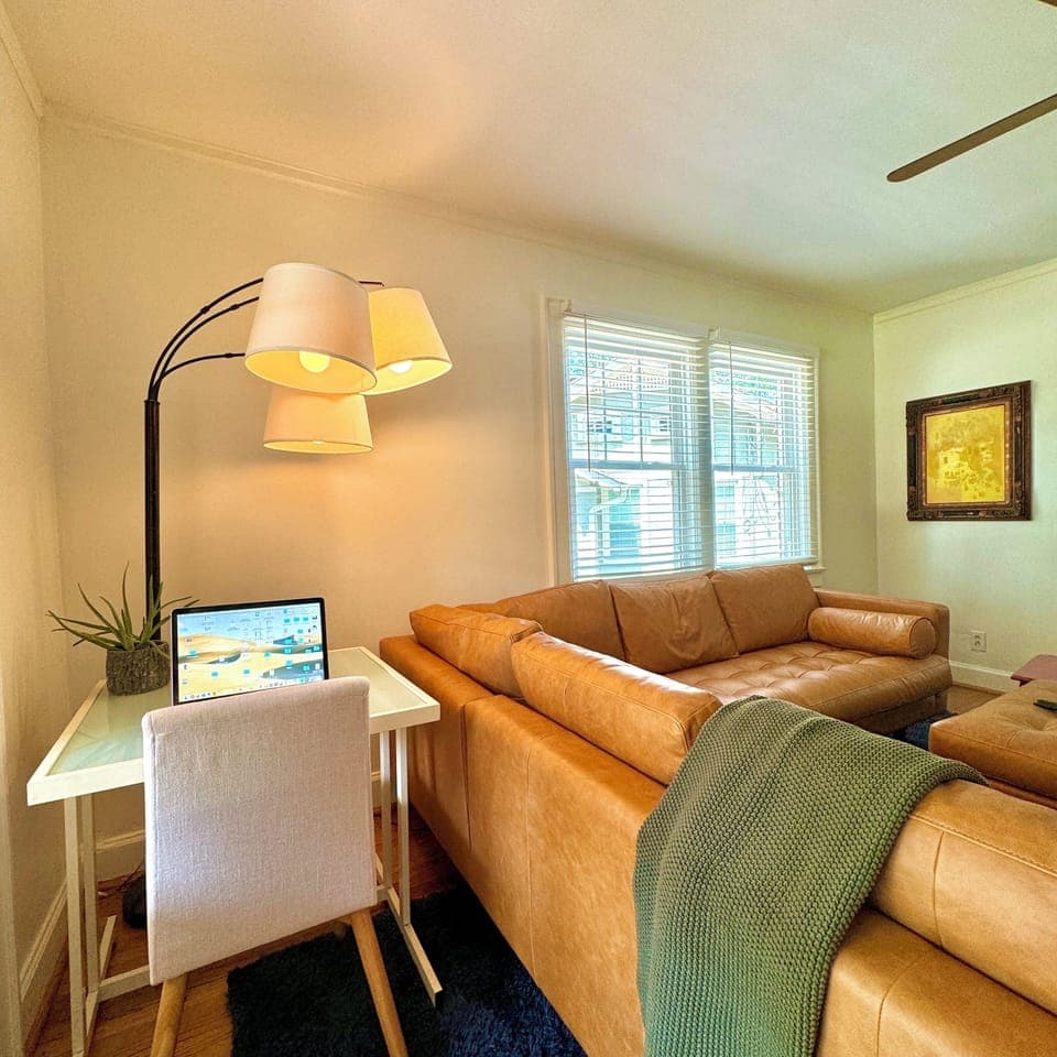 Work from "home" with ease, thanks to a desk and 200 MBPS fiber internet.