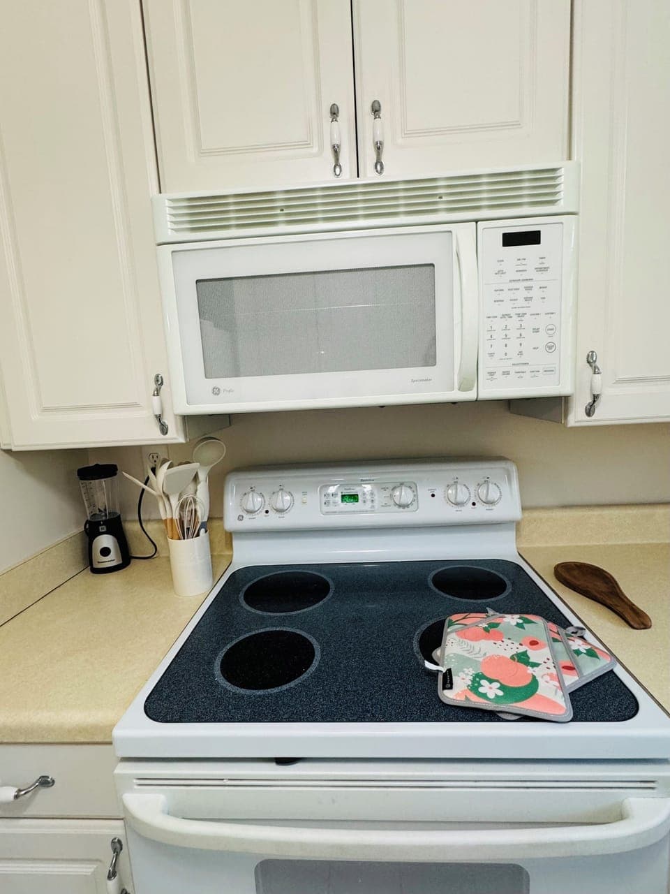 Oven, cooktop, microwave, and everyday essentials for simple, convenient cooking