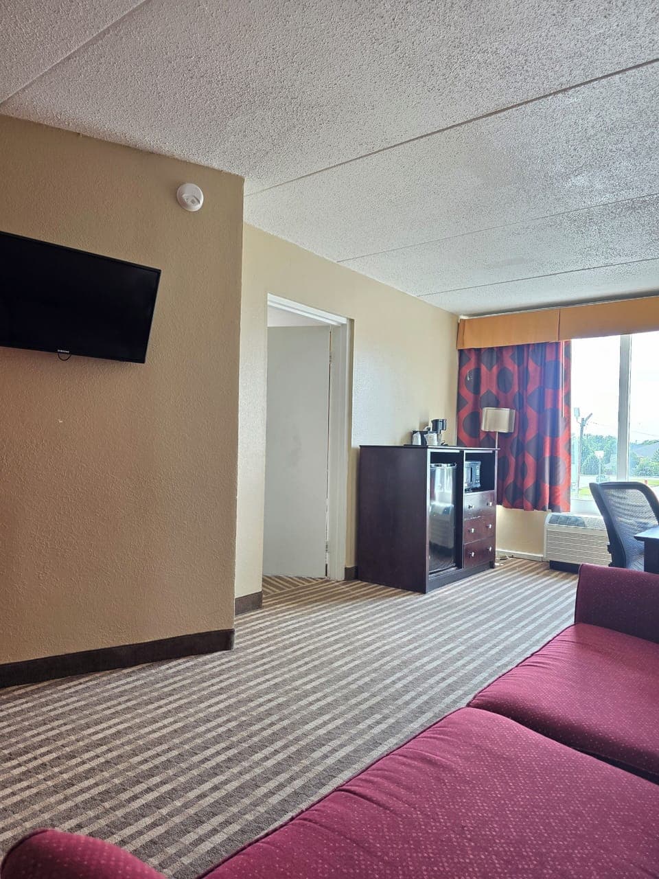 Premium Suite, Multiple Beds, Ensuite | Premium bedding, pillowtop beds, in-room safe, desk