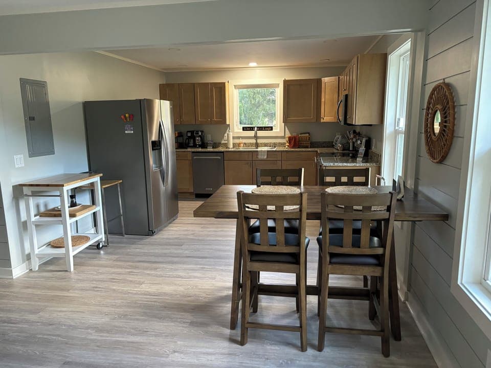 Spacious Kitchen/Eating Area