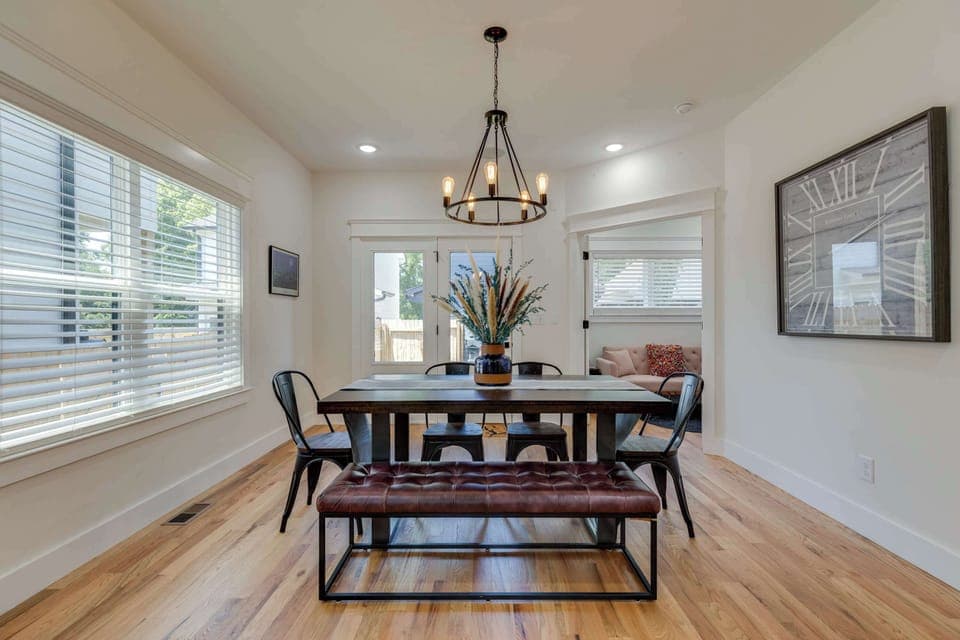 Modern style table fit for 6