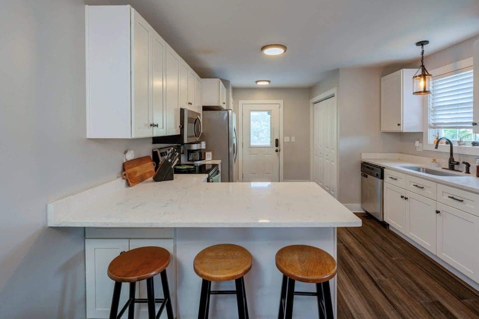 Kitchen bar counter with seating for 3