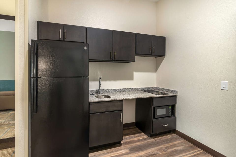 Microwave, coffee/tea maker