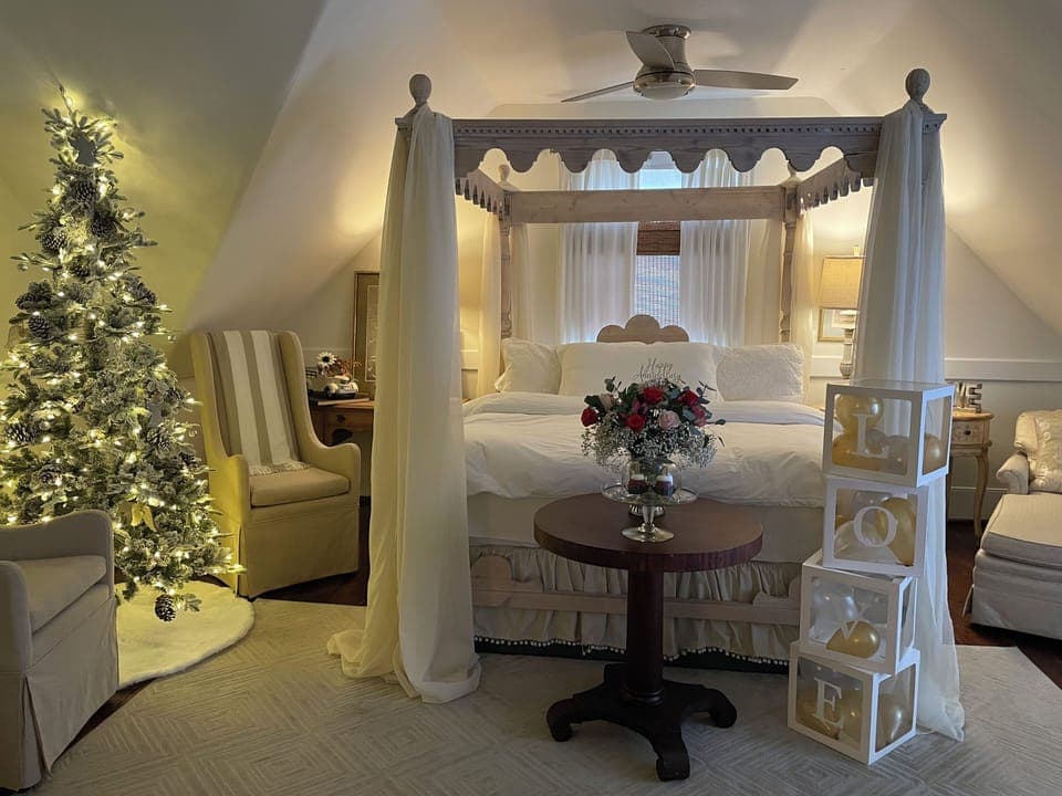 The Carriage House/Bridal Suite | Laptop workspace, blackout drapes, iron/ironing board, free WiFi