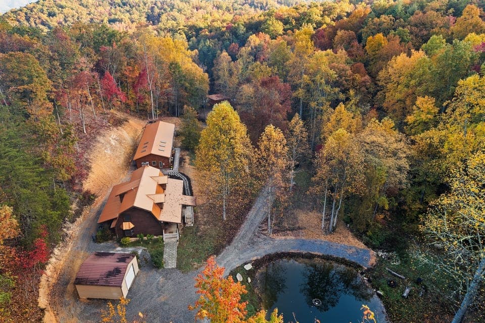 Main cabin and Clubhouse
