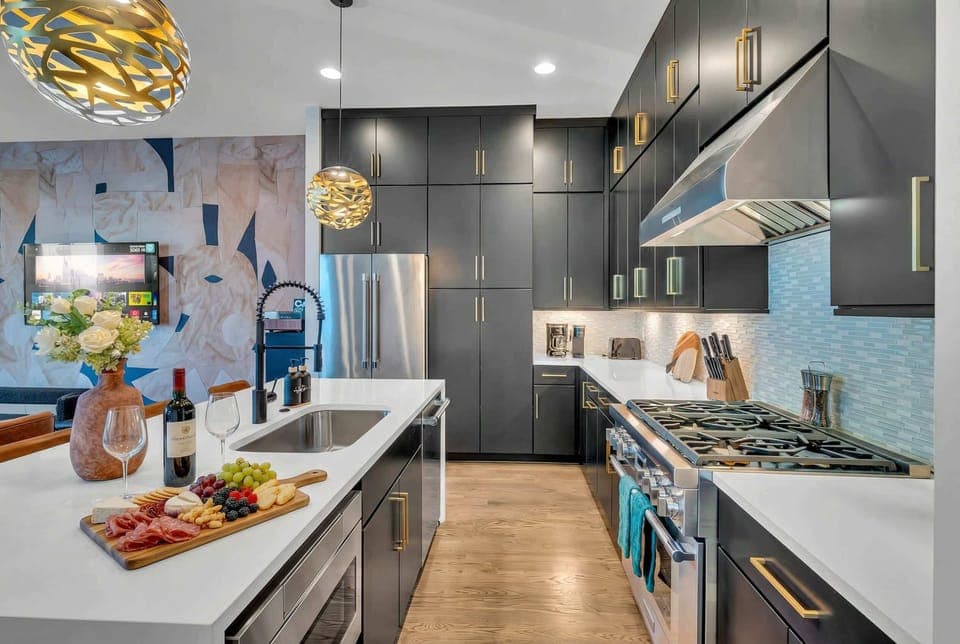 Explore this luxurious gourmet kitchen, perfect for your Nashville bachelorette party. With elegant finishes and spacious countertops, it’s ideal for stylish meal prep and toasting with friends. Great for family reunions or corporate retreats too!
