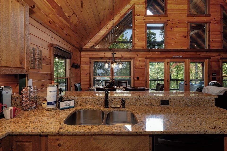 L'Attitude Adjustment - Fully Equipped Kitchen